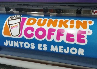 Vinilado escalera Dunkin Coffee en Madrid