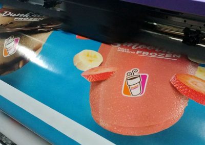 Vinilado escalera Dunkin Coffee en Madrid