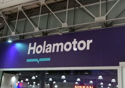 Rótulos, corpóreos con iluminación y vinilos para Holamotor