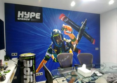 Vinilado oficinas de Hype Energy Drinks en Puerto Banús