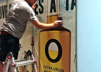 Soportes publicitarios de Olive Oil en el Aeropuerto de Málaga