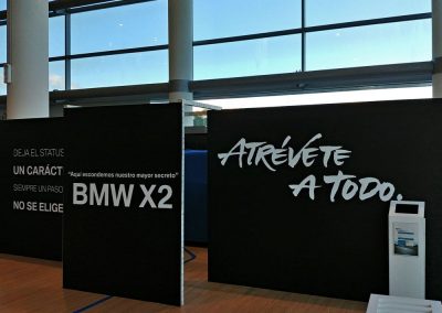 Diseño, producción y montaje del cubo para el BMW X2 en Avda. Velázquez