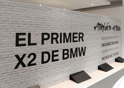 Diseño y montaje del cubo para el BMW X2 en el concesionario de El Viso