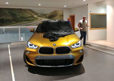 Cubo para el BMW X2 en el concesionario de Puerto Banús
