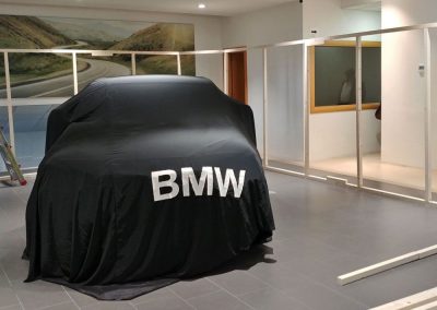 Cubo para el BMW X2 en el concesionario de Puerto Banús