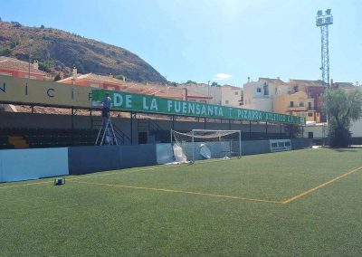 Rótulo patrocinio en el Campo Municipal Ntra. Sra. de la Fuensanta de Pizarra