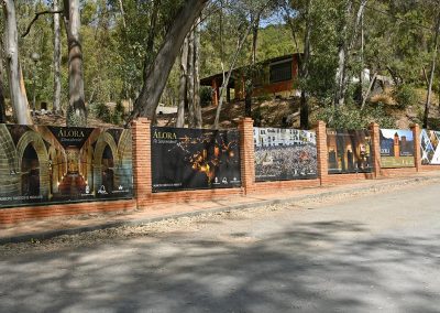 Placas promocionales de Álora en la salida del Caminito del Rey