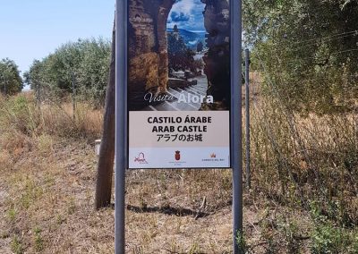 Tótems en la carretera de Álora al Chorro