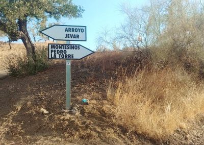 Señalización de los caminos en los alrededores de la Ermita de las Tres Cruces