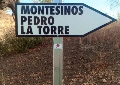 Señalización de los caminos en los alrededores de la Ermita de las Tres Cruces