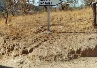 Señalización de los caminos en los alrededores de la Ermita de las Tres Cruces