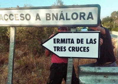 Señalización de los caminos en los alrededores de la Ermita de las Tres Cruces