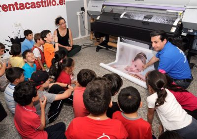 Visita del CEIP El Hacho a Imprenta Castillo