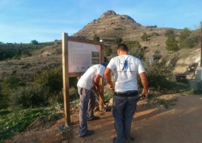 Diseño y producción de la señalización de los restos arqueológicos de Castillejos de Quintana de Pizarra