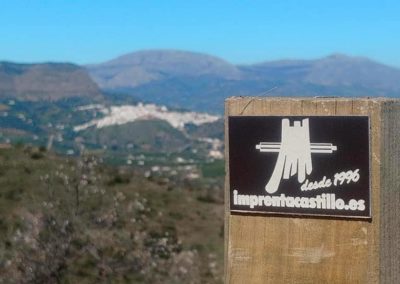 Diseño y producción de la señalización de los restos arqueológicos de Castillejos de Quintana de Pizarra