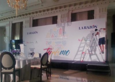 Fondo de escenario de los X Premios al Turismo del Diario La Razón