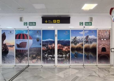 Aeropuerto de Melilla. Puertas de salida.