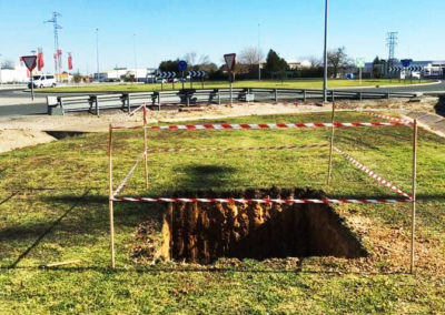 Instalación de vallas y gráficas para JFT Comunicación en el Aeropuerto de Sevilla