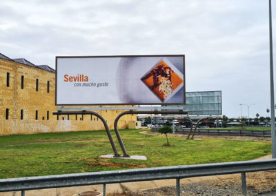 Instalación de vallas y gráficas para JFT Comunicación en el Aeropuerto de Sevilla