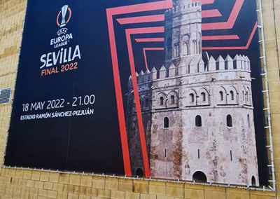 Aeropuerto de Sevilla engalanado para la final de la UEFA League