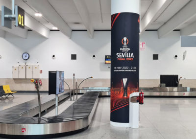 Aeropuerto de Sevilla engalanado para la final de la UEFA League