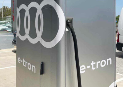 Rotulado integral de cargadores de Audi E-Tron