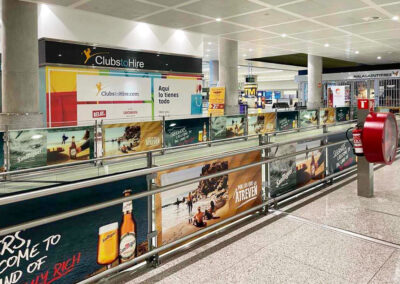 Publicidad de San Miguel en el Aeropuerto de Málaga