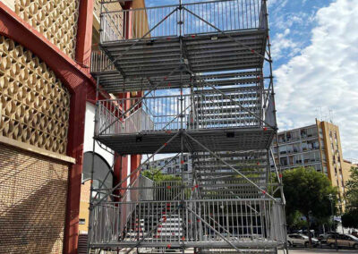 Andamios escaleras de acceso a la Plaza de Toros de Córdoba