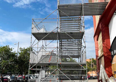 Andamios escaleras de acceso a la Plaza de Toros de Córdoba