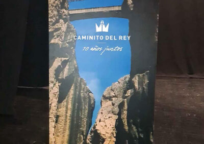Diputación de Málaga: 10º aniversario del Caminito del Rey. Atril.